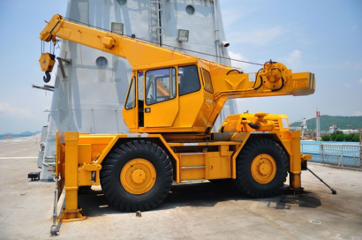 Manufacturer, Exporter, Importer, Supplier, Wholesaler, Retailer, Trader of Carry Deck Crane Rental Service in Gurugram, Haryana, India.